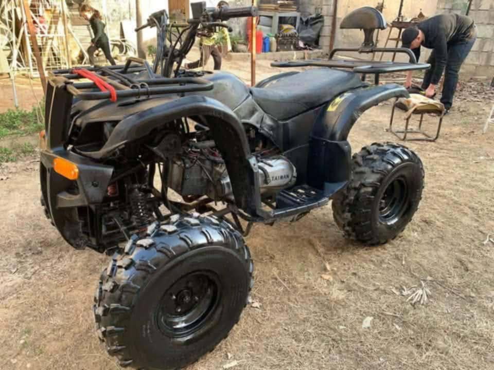 القوسيات
ماطور اربع تواير 

جديد 

محرك نضيف 

طخم تواير جدد

كهرباءيات شغاله 

السعر 900الف وبي مجال 

للستفسار ***********
