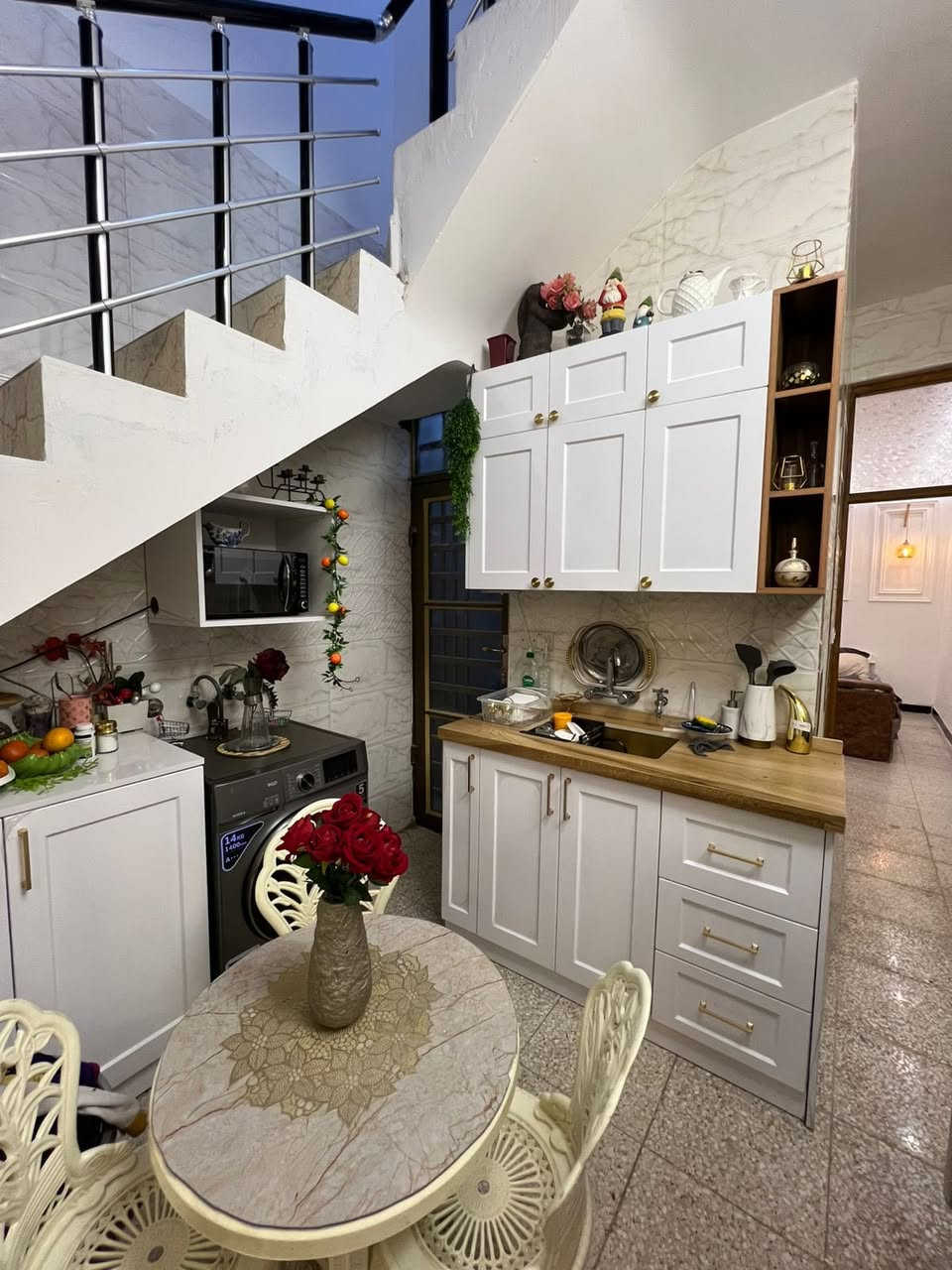 مشتمل للبيع في الخطيب طابو صرف زراعي 50م بناء جديد 2025 بموقع جدا مميز المربع الذهبي مي كهرباء مجاري تبليط رابع  فرع عن من جهه هياكل الغزاليه شارع نافذ غرفتين نوم استقبال حولي مطبخ ثلاثه حمامات للبيع بسعر78 مليون فقط قفل سعره بدون عمله تريد استثمار اكو مؤجر 400الف مكانيه إضافه إلى وكاله من صاحب السند مباشر للتواصل على الارقام التاليه او المراسلة-***********
