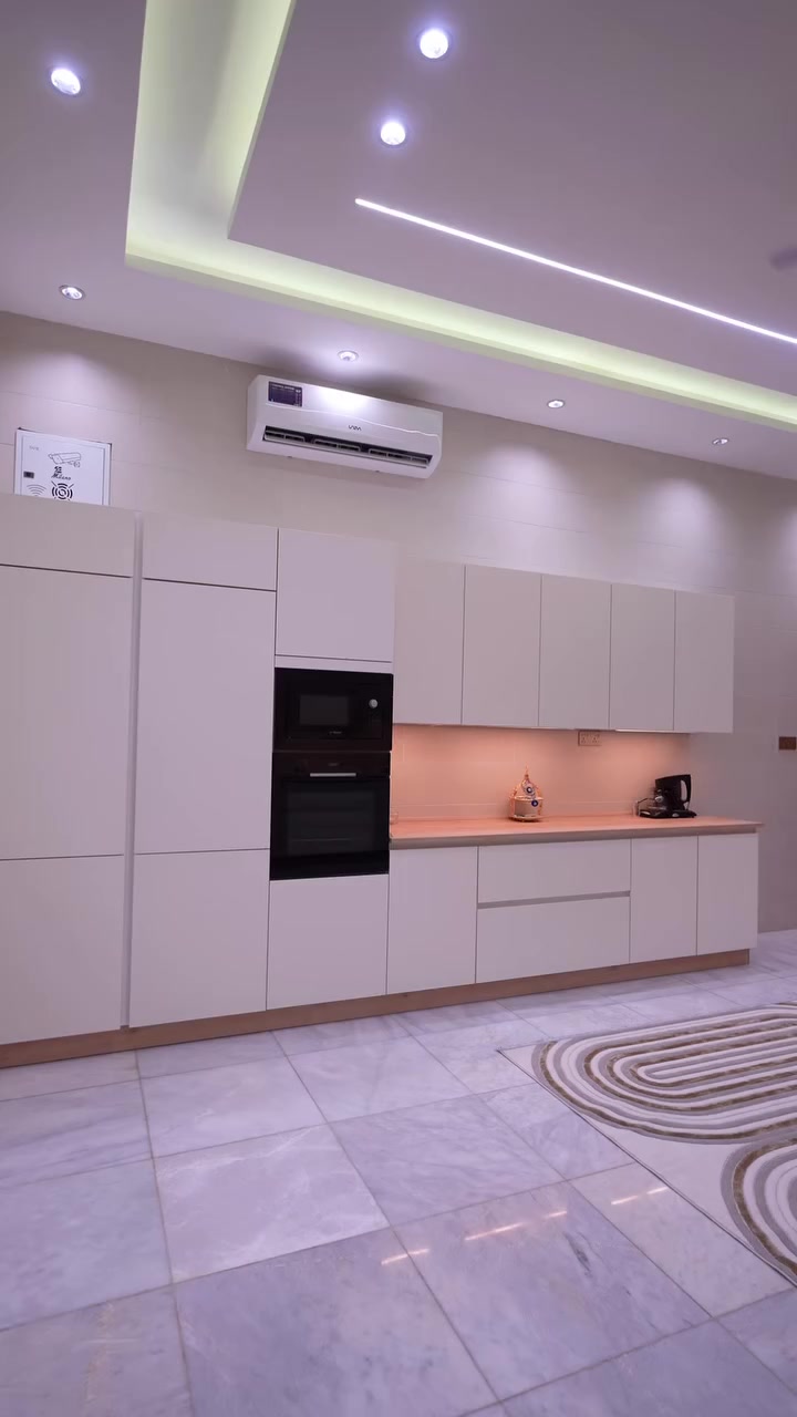 احدث أعمال شركة Nolte الألمانية
تصميم وتنفيذ مطبخ مودرن لمنزل أحد زبائننا في محافظة النجف حي الامير .

تم استخدام اجود انواع الخشب والمواد .

#يميز هذا المطبخ - خامات الصبغ الحراري المات المقاوم لبصمات الأصابع مع تطعيم لون ثاني خشب البلوط Wild Oak

#نظام الابواب بدون مسكة SystemLine White 

#انارة لد في أسفل الكابينات المعلقة لتضفي طابع فخم .

#إستخدام الكوارتز الطبيعي المقاوم للرطوبة والخدوش وباللون الأبيض الأنيق .

#إستغلال كامل للمساحة الخزنية من خلال استخدام كابينات بإرتفاع 90 سنتم .

#اكسسوارات المانيه بكافة خزانات المطبخ بضمان مدى الحياة .

🔸 بغداد - الكرادة خارج - مقابل حلويات أبو عفيف - ***********
🔸 بغداد - المنصور - شارع 14 رمضان - مقابل مرطبات الفقمة - بناية ( المطبخ الالماني ) - ***********
🔸بغداد - الاعظمية - شارع الاثاث - ***********
🔸 النجف - الغدير - شارع كليه الادارة - مقابل بناية الشريك او مصرف الريان - ***********
🔸 كربلاء - شارع مستشفى الكفيل 
***********

#نولتي #مطابخ_حديثة #مطابخ_مودرن #صنعت_لتستمر
