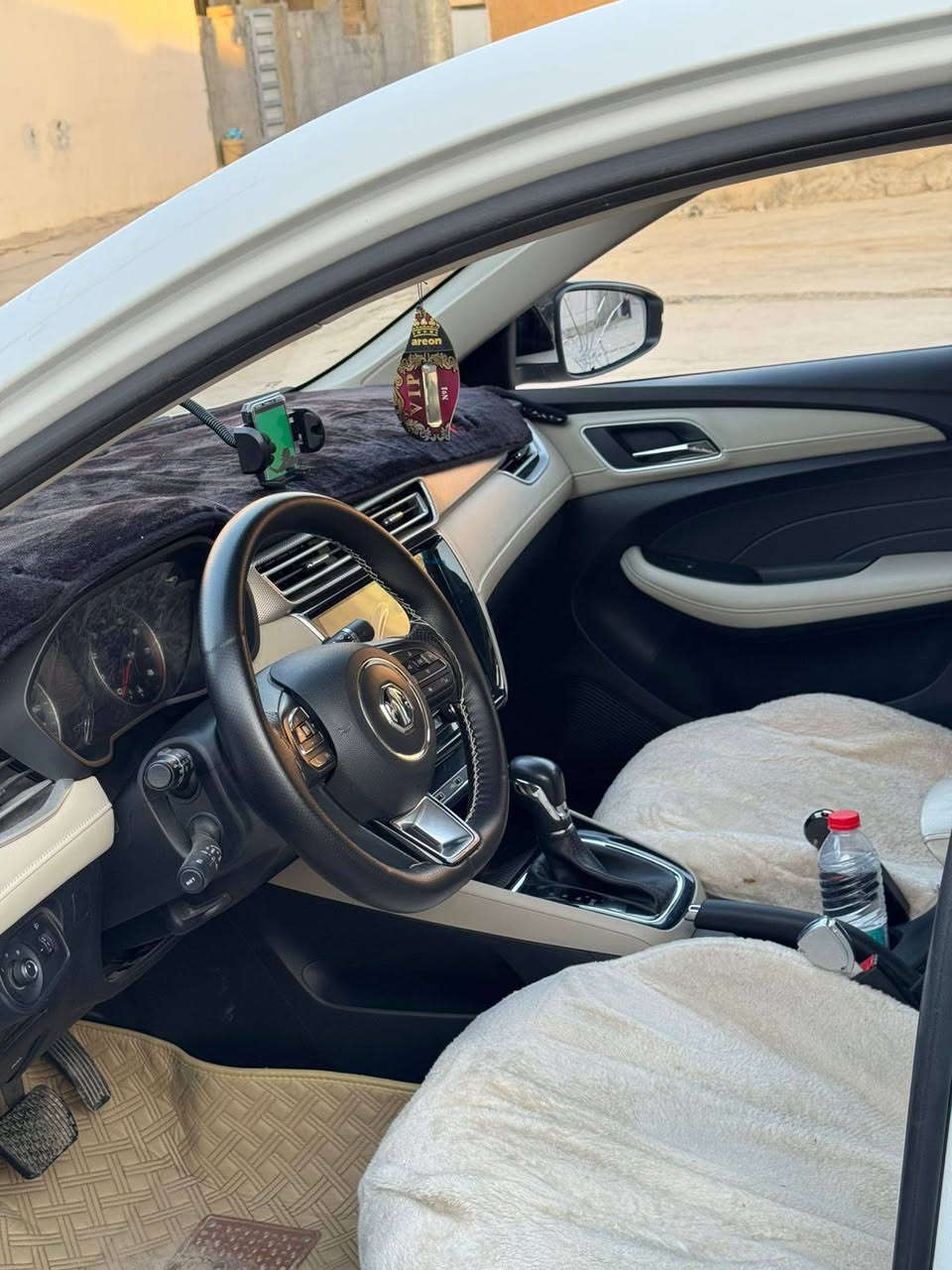 ئێمجی فایف بۆ فرۆشتن مۆدێل ۲۰٢٤ مواسەفات کۆمفۆرت بێ بۆیاخ بێ سارد تەنها یەک چاڵی هەیە لە دۆسەکەی كامل جوانكارى
٣٣هەزار ڕۆشتووە  تەحویل و غرامە بەشەرت هەموو شتێکی بەشەرت بةرمةجة كراوة هةمو بنزينيك ئةخوات سعری ١٠٣ ورةقة


**إذا كنت صاحب هذا الإعلان وتريد حذفه لأي سبب، رجاءا أرسل رسالة إلى الدعم الفني**