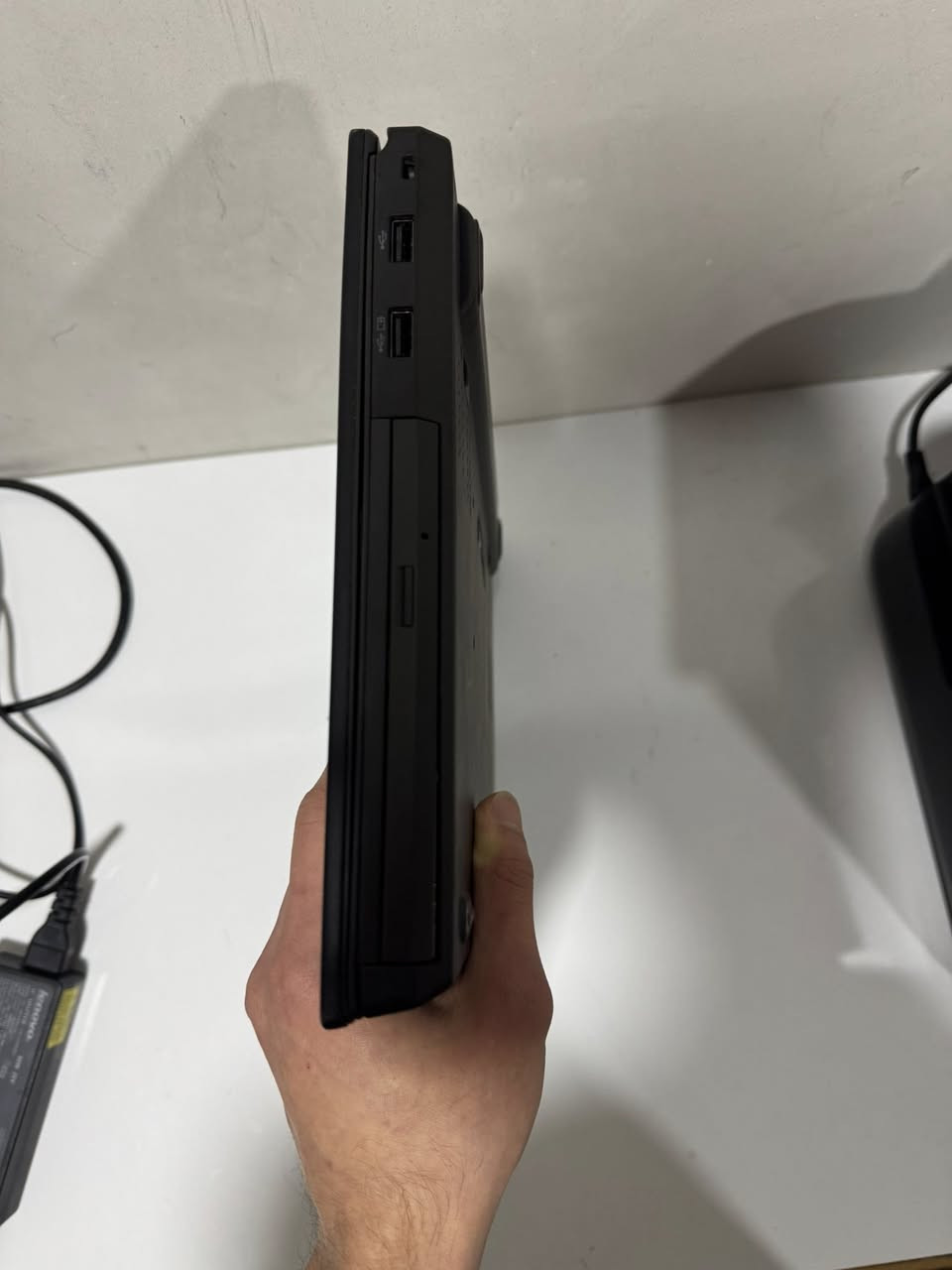 لابتوب لينوفو ثينك باد
ذاكرة 256 ssd
معالج كور اي 5 جيل  الرابع
رام 4 كيكا
بصمة
نظيف وشغال 100% اي مشكلة ما بي موجودة بي كل البرامج اللي تحتاجهم ووندوز 10 مفعل مدى الحياة
انطيك ويا ماوس وباد جديدات طك والشاحنة هم موجودة 
السعر 160 مع التوصيل لجميع المحافظات


**إذا كنت صاحب هذا الإعلان وتريد حذفه لأي سبب، رجاءا أرسل رسالة إلى الدعم الفني**