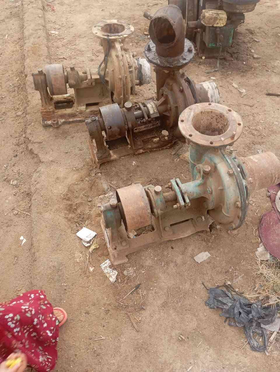 سلام عليكم مكاين ام 18 عدد 2 وخنازير 6ب6 شرط شغل وماطور ابو 10 سونت عنوان ذي قار  دوايه ستفسار على رقم ***********
