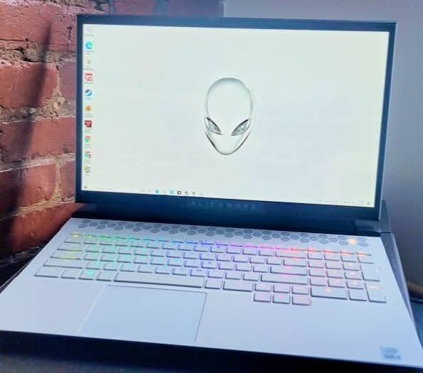 السلام عليكم alienware m 17 r3 للمراوسة مع asus flow z13 فقط مراوسة اقبل مواصفات لابتوب
معالج i7 h 10th 
رام 16gb 
كارت شاشة حارجي و داخلي الخارجي rx5500 4 gb او 3gb ما اتذكر شكد صراحة بي مشكلة بالتعريف


**إذا كنت صاحب هذا الإعلان وتريد حذفه لأي سبب، رجاءا أرسل رسالة إلى الدعم الفني**