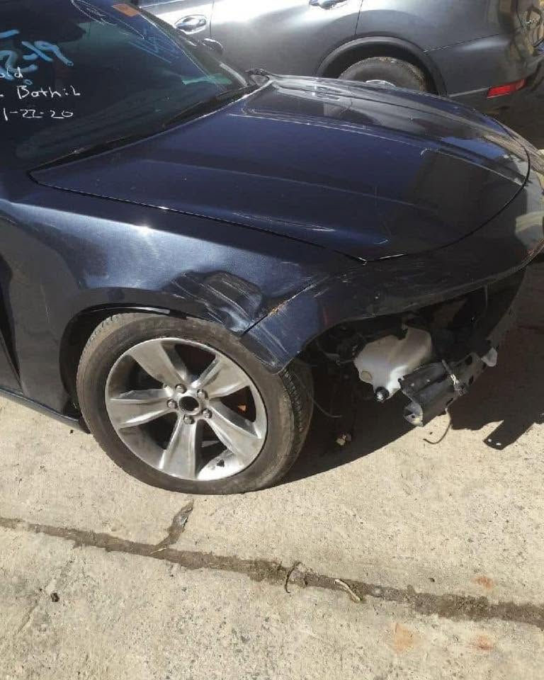 جارجر موديل موديل 18 sxt
بدون ايرباك 

صدر ومحرك وكير وتبريد بلاد 

2 ويل 

حادثها موضح بالصور خفيف كلش لا جاملغ ولا لغد 

بدون دواخل 

ماشية 78 mi حقيقي 

رقم بغداد بأسمي تحويل ثاني يوم 

6 سلندر 3600 

السيارة بيها جاملغات مبدله نفس اللون اثر شخوط مو ضربة 

وبيها بنيد محدث بدون حادث 

السيارة مكانها بغداد 

***********

178$ وبيها مجال

