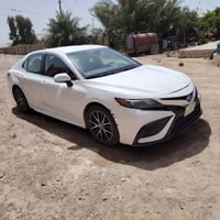 كامري ٢٣ أس إي • أبيض • تبديل قطعتين