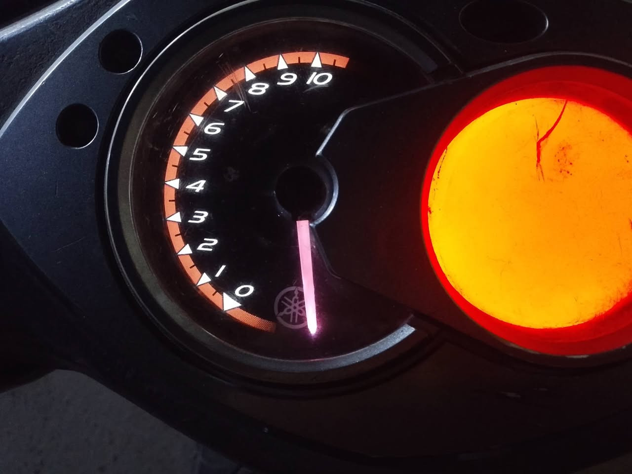 سلام عليكم متاح دراجه سكنس فحل سلف اوهندر كهربائيات كلها شغالة شلعة و معدل قفل ستيرن قفل جنطة المكان مدينه الصدر رقم الهاتف *********** السعر 250
