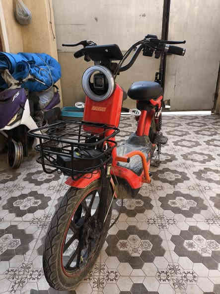 السلام عليكم دراجه شحن اقل الشهر من اخذته جديد كلها شغاله السعر 450وبيها مجال رقمي ***********
