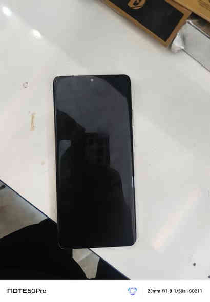 سلام عليكم للبيع كلاكسي s21 لترا جهاز مداخل صيانة جهاز جديد نضافه فول سعره 375الف بيه مجال قليل مكاني بغداد بلديات ***********
