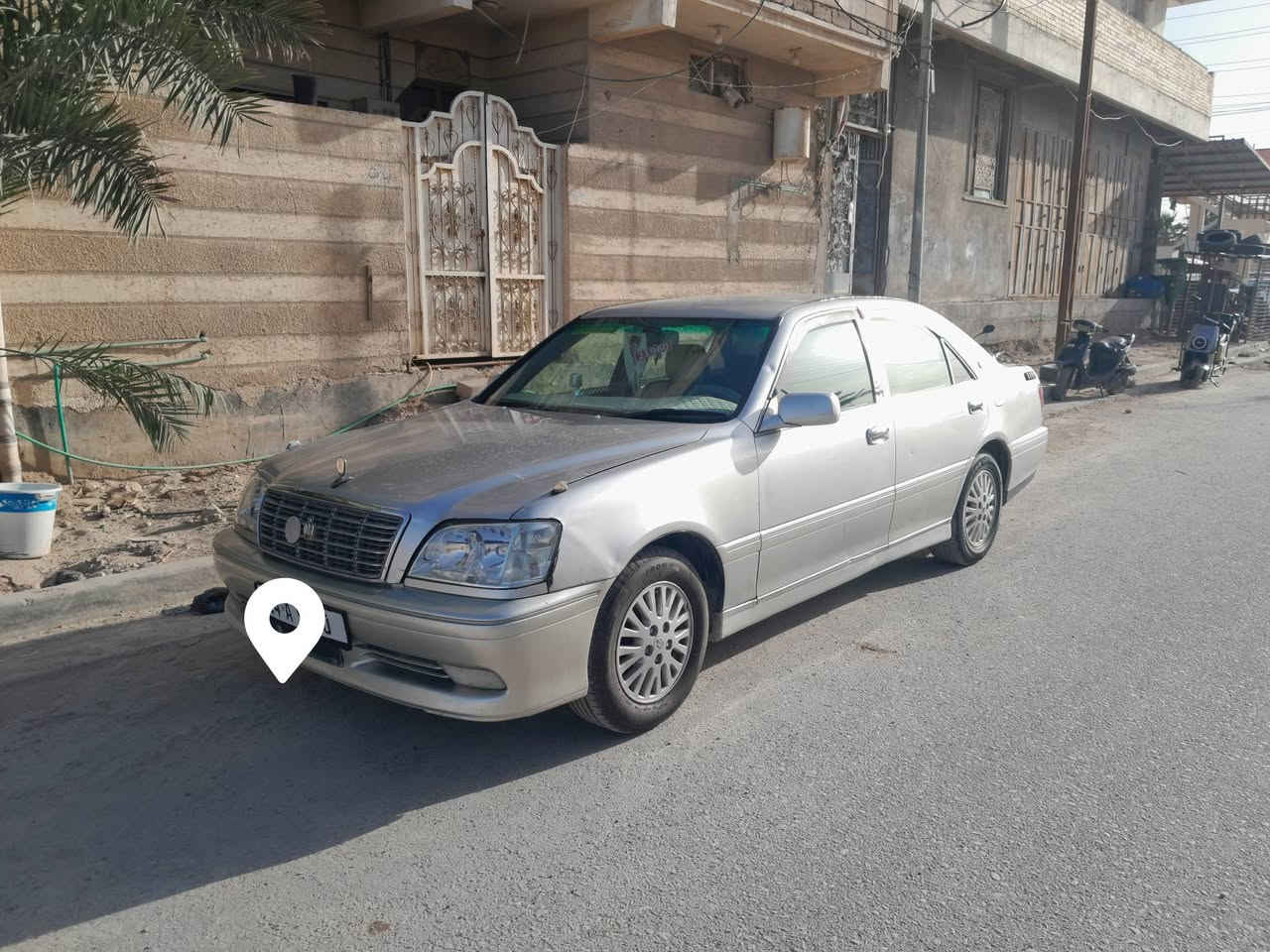 ملكه موديل ٢٠٠٠ 
رقم جديد مالك سياره جاري 
تبريد شغال
 دكمتين 
تخم تاير محرك ٣٠٠٠ 
المكان القرنه
***********
