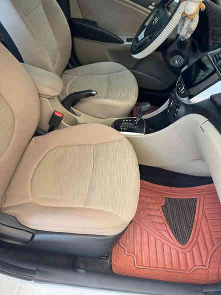 سلام عليكم اكسنت موديل ٢٠١٨خليجي كامل موصفات ماشيه حاليا٧٧الف قابل للزياده السياره بيها جاملع امامي عكس السايق ربع صبغ وباب السايق الامامي بارد طخم اطارات بطاريه جديده السعر ١٢٠ورقه قفل 
مكان السياره بغداد عامريه
ه/***********
