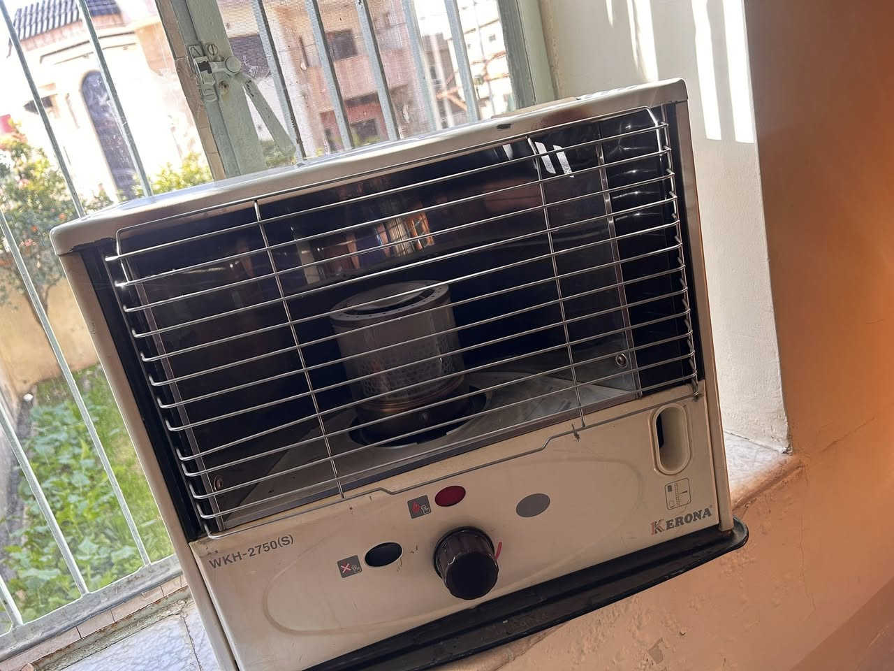 مساء الخير 
عدنا صوبة قليل الاستعمال جدا 
سعرها ٤٠ وبيها مجال  الي يحب يتصل ع رقم 

‭٠٧٧٧ ٤٠٤ ٤٥٦٤‬
