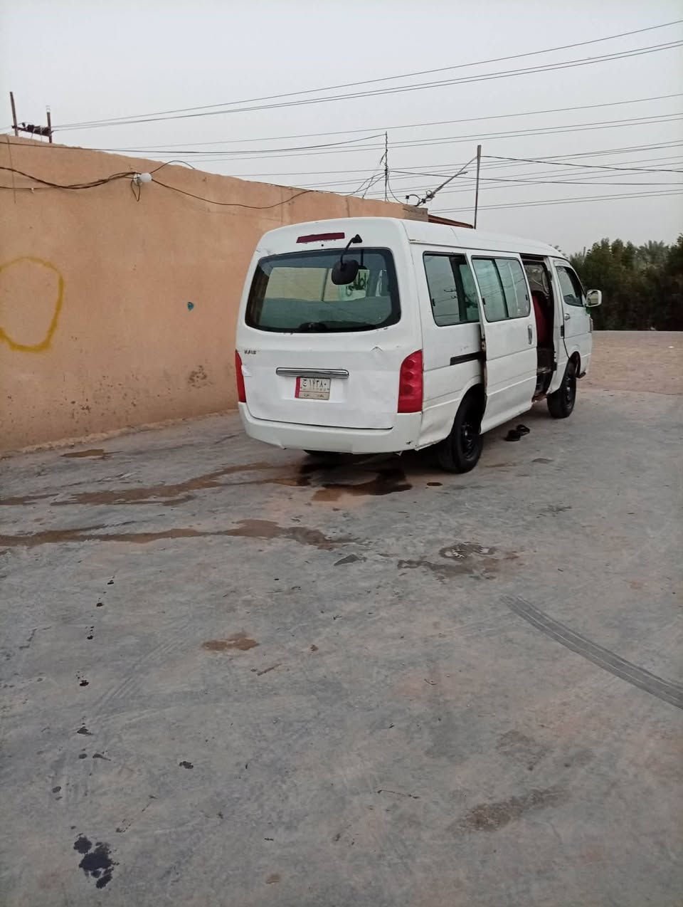 السلام عليكم سياره جنبي اج وان 2013 السياره مكينه وقير وحداديه وتخم تايركهربائيات سياره خير من الله ابيعها موصليه بس ما عليها لا اشاره حجز ولا كل شيء باسم مواطن سياره سعر 35 وبيها مجال حق الجيه بيك خير تدلل اتصل على الرقم *********** المكان حله السياره احله من الصوره
