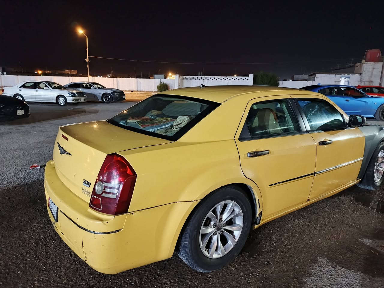 اوباما 2008 للبيع السياره عليه غرامات مليون ومحجوزه راعيه مايتنازل اله تحويل محرك توني شاده وتبريد جديد راديتر وفانات جديد باتري جديد  تايرات جديد حداديه عوزهه ترتيبات وعوزهه صبغ وعندي 4 بيبان انطيهن وياه ابيع على حطته سعر البيع 75 والغرامات عليك سنويه لل 27 الشراي يتصل وبلخدمه ***********
