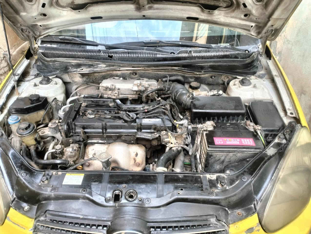 السلام عليكم
اكسنت موديل 2009 
تدفئه تبريد كير شرط 
محرك بداية صرف 
ضرر جاملغ اليمين 

شرط بدون دواخل 
السياره باسمي غرامات صفر هيئه 60 الف شرط التحويل السعر 78 ورقه وبيها مجال للطيبين 
العنوان موصل حي المنصور للاستفسار اكثر اتصل على الرقم  ***********
غير متواجد على الفيسبوك
