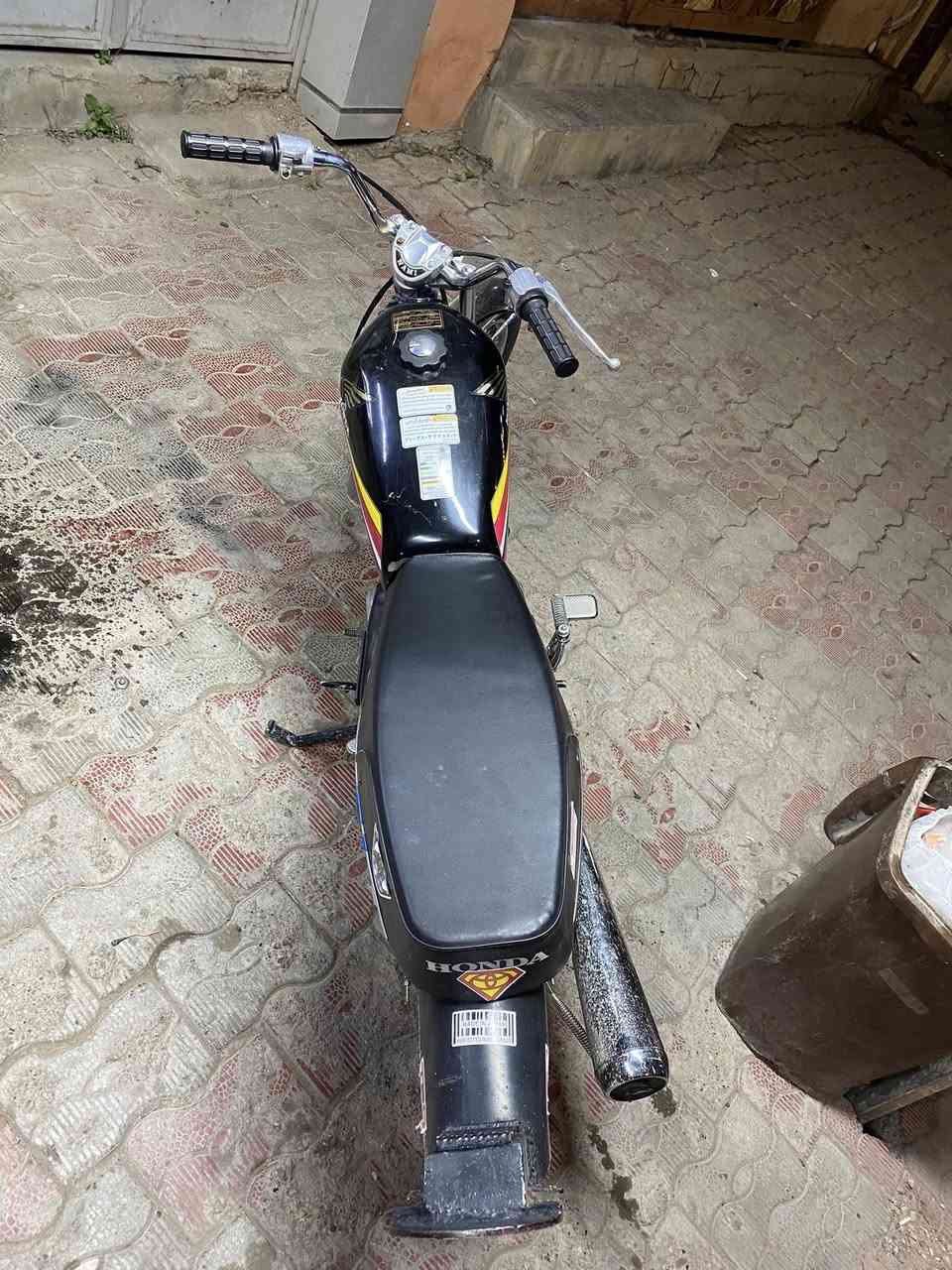 ماطور HONDA للبيع اي نقص مابي سعر ٢٨٠ بي مجال رقم تلفون ***********
