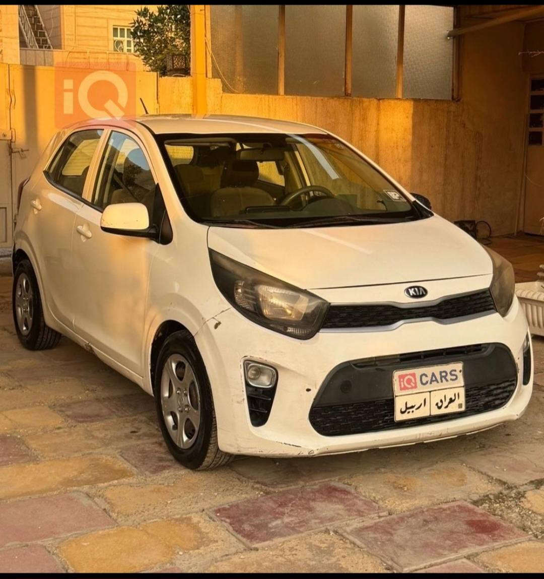 كيا بيكانتو موديل 2018 لون ابيض للبيع مستخدم
المواصفات 
​سعة المحرك: 1.2 لتر 
​عدد السلندرات: 4 سلندر.
​كير: أوتوماتيك.
​المواصفات: خليجية.
​ ماشية : 48,000 كم.
رقم أربيل سنوية منتهية
وكالة
بيها 3 قطع مصبوغة
مكينة تبريد شغال ممتاز 
داخل نظيف 
السعر  95 ورقة وبيها مجال بسيط
عنواني بغداد قادسية 
رقم هاتف *********** بي واتس اب
