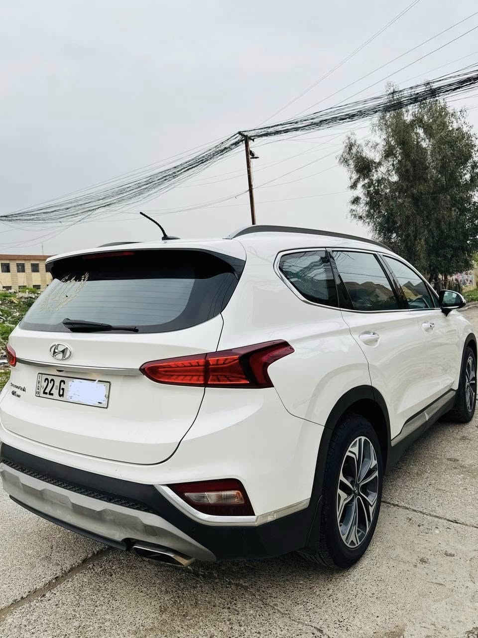 السلام عليكم للبيع 

سنتافي 2020 خليجي كلين 
محرك (4) سلندر 

المواصفات :

بانوراما 

بصمه ابواب 

7 راكب وتبريد 3 قطع 

تحكم ستيرن كامل 

4 وضعيات قياده 

كشنات اماميه كهرباء وخلفيه 

بردات ابواب خلفيه بلاديه

حساسات اماميه وخلفيه

لايتات فوول زينون ( عالي وناصي وبلاجكتور ) وبك لايت لد

ويل جبير 19 

حساس تايرات 

السيارة رقم اربيل بدون ضرر وعلى ايدي من الشركة مداريها للأخير بشرط حتى بانزين محسن اخليلها من اخذتها لحد هسه 
مكانها (موصل) 
ماشيه (170)

للأستفسار هاتف 📞
واتساب: ***********
