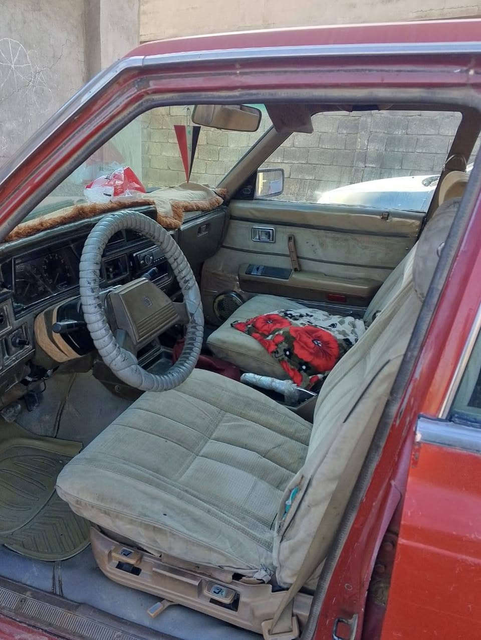 للبيع
سوبر 

موديل 1982

محرك اصلي

شرط لاصرف ولانفخ 

كهربائيات كلها شغالة 

طخم تاير خط ابيض  جديد +ويلكب 

رقم جديد 12 سنوية لغاية 2030 

كاربون بيها 

رقم الهاتف : *********** اسيا 

الكورك :***********

السعر 28 وبيها مجال قليل مكان السيارة موصل
