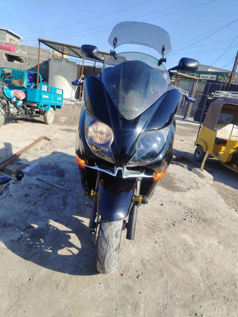 فورزه 010  موديل 2010رقم وسنويه شرط التحويل مكفوله مكينه وكشر s7 فول مواصفات جامه قطعتين 7نمر 4تحويلات لحيه اماميه مسجل بلدشبول مقبظ بليداد ماشيه ٣٣ الف السعر ٢٣ مكان بغداد مدينت الصدر هاتف ***********
