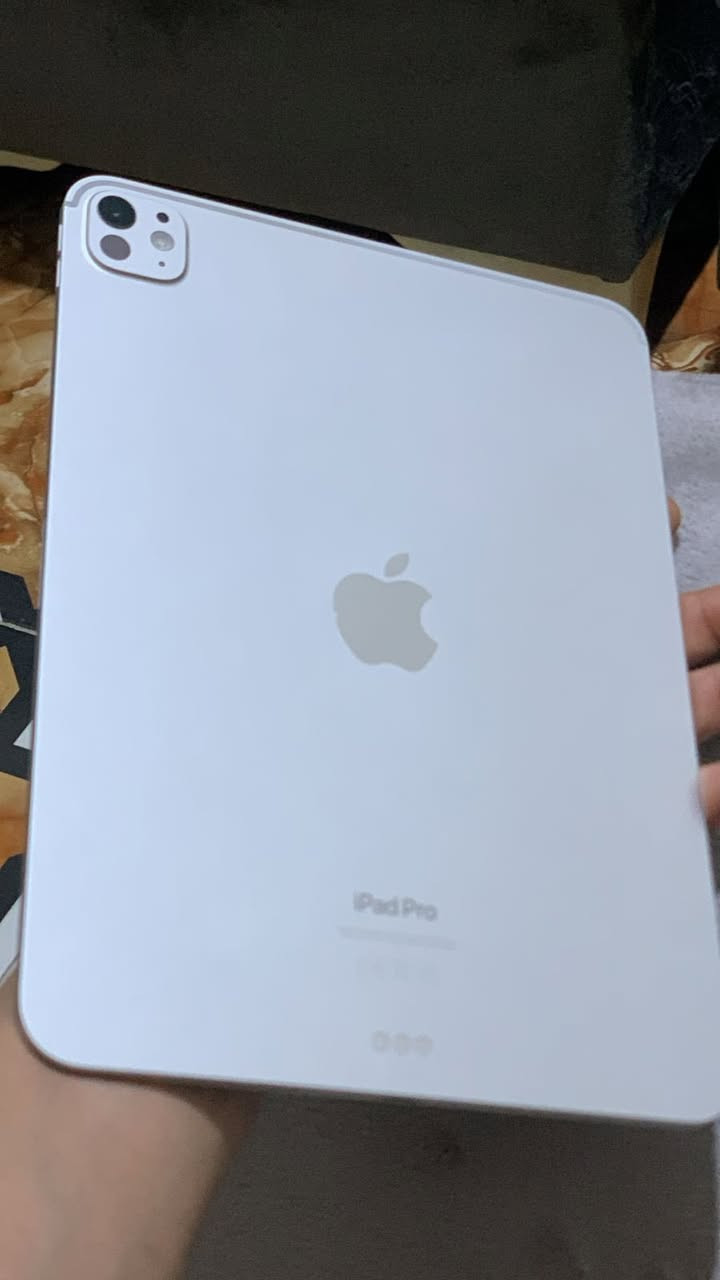 للبيع 11 برو m4 نضافته 100 بطاريته 92 ذاكرته 259 ملحقاته كامله كارتون وشاحنه الاصليات سعره 1,400,000 رقمي
*********** واتساب وشريحه
