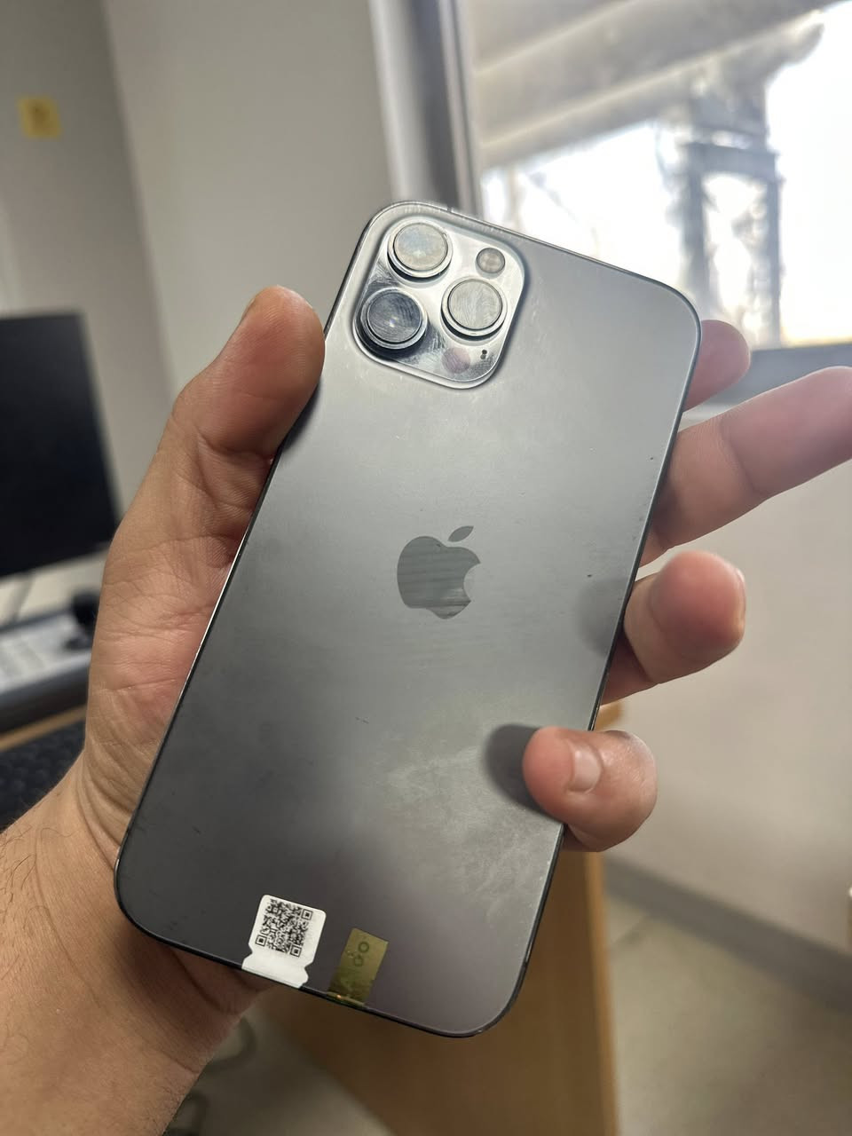 ايفون 12 promax
ذاكرة 256 
بطارية 90 
دبل شريحة 
نضافة 100‎%‎ 
للاستفسار متواجد خاص او واتس 
***********
