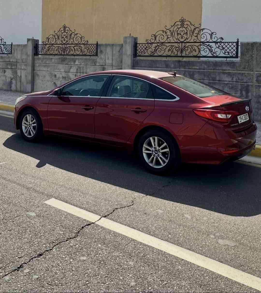 السلام عليكم
سوناتا للبيع مديل 2016 امريكي 
ماشيه 140 mi  حادثه قطعتين صبغ فقط 
عليه ادامه كامله بلكات ومسطره نوزلات
ومنضومه بانزين وفلاتر وتخم تاير .
الواصفات 
-- مكينه 2400 GDi 🚀
-- كامره خلفيه 
--وشاشه بلاديه 
--3 انظمه قياده 
-- ويل وكب بلادي 
--مانع نزلاق
--تبريد ثلج ❄️
--لون مميز 
-- داخل لونين 
-- سويجات عدد 2
رقم كربلاء مداور ثاني يوم 
مكان السياره كربلاء 
السعر 120 قفل 🔒
واتساب موجود 
الرقم : ***********
