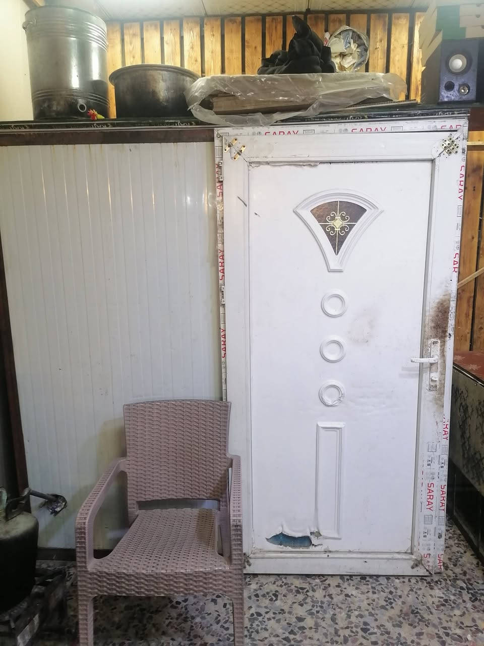 سلام عليكم فرن ستعمال قليل وعجانه ام جيس وخماره وعربانه و25طاولي ميوزه تزكاه عدد ٢ وميوزه عرض عدد ٢ الستفسار على هاذ رقم بي واتساب  ***********
