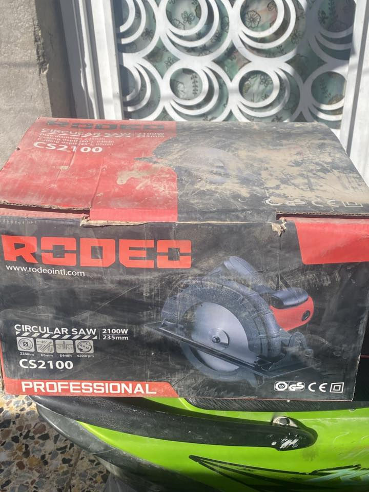 السلام عليكم محجر درج عدد 20 قطعه دنك مع منشار كهربائي ومنشار يدوي للبيع للاستفسار ***********
