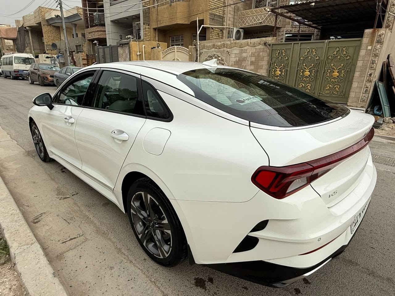 K5خليجي
موديل 2023مكفوله من الصبغ والبارد
بصمه 
شاشه كبيره
مكينه2500
كشن كهرباء
كاميرا  وحساس امامي خلف
السعر19500$
***********
مكاني بغداد ا
