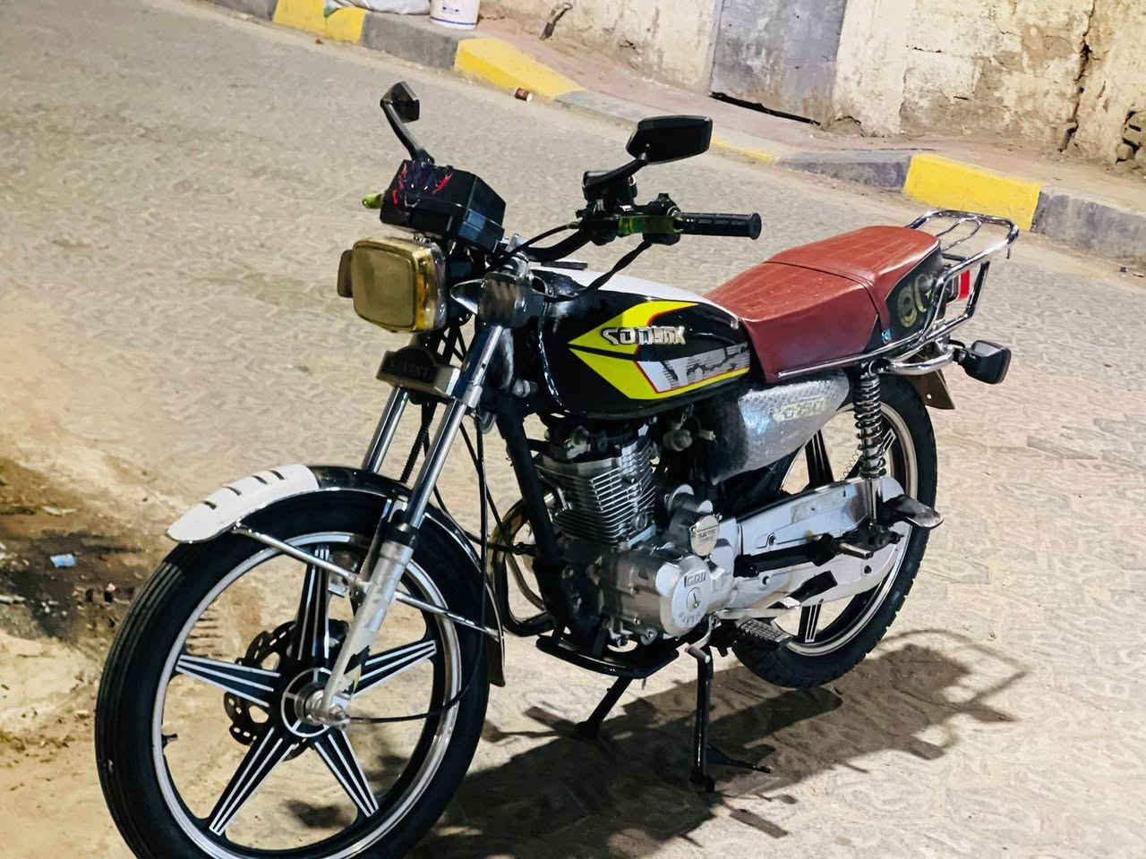 سيفان للبيع موديل 21منفيس سعر 550وبيه مجال اتصل ***********
