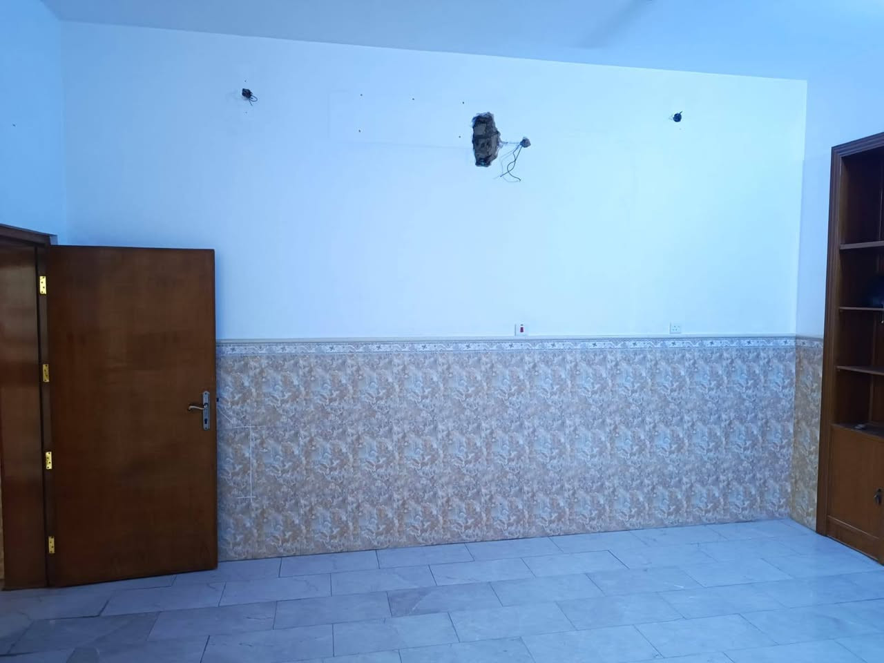 دار للبيع
في حي السلام  منطقه ٦١ الف
 مقابيل مدرسه الموهوبين مفتوحه على شارعين شارع المطبات و شارع ١٥ مال المدارس 
١٥٠م طابقين ٣ غرف نوم 
بناء درجه اولى مال جناي  ابواب صاج 
بناء صب كونكريت مسلح 
للاستفسار الاتصال 
*********** 
أو زيارة-المكتب الشراع للعقار حي السلام سايدين ابو الدجاج 

.
.
.
.

#للبيع #بيوت #عقارات #بيع_شراء #دار_للبيع #عقارات_العراق
