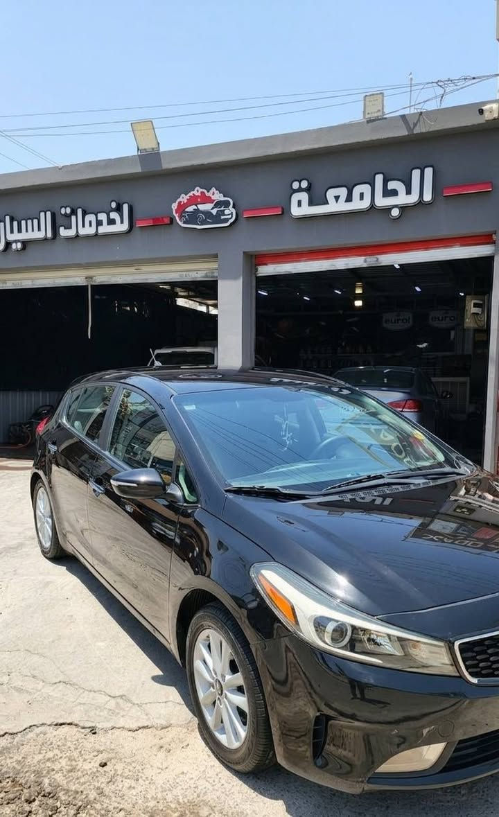 السلام عليكم
فورتي ٢٠١٧ 
محرك ٢٠٠٠ مكفول
كير مكفول 
قطعة ونص صبغ فقط 
دواخل جديدة زيرو 
ماشية ٧٤ الف 
رقم سيلمانية بأسمي
جاهزة من جميع النواحي بدون نقص 
السعر ٩٤ و بيها مجال بسيط 
بغداد حي الجامعة ***********
