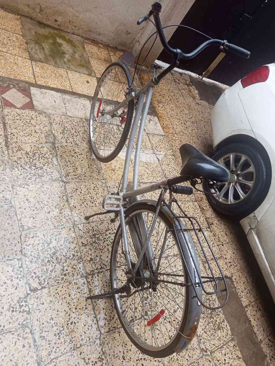 السلام عليكم بايسكل للبيع السعر 55 بي مجال للطيبين مكاني موصل حي صدام الشراي يراسلني على هاي الصفحه او يخابرني على هذا الرقم ***********
