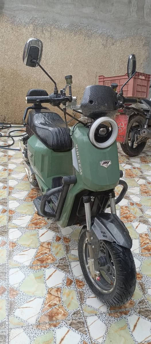 موطور شحن للبيع السعر 650وبي مجال ***********
