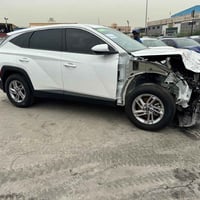 توسان 2025  ماشيه 6000   السعر 142 ورقه مصلح واصل سفان بدون كمرك   تره...