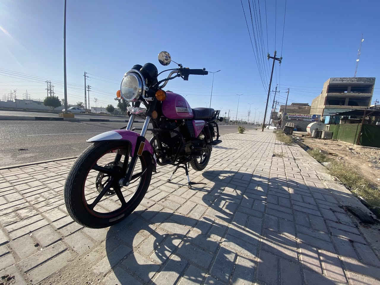 السلام عليكم دايون نفخ للبيع الون المميز كفاله عامه الدراجه من مكينه البلك مال الشركه بعده بيها ما مبدل دراجه خير من الله برغي واحد ما مفتوح منها وسنويه كربلاء مداور ثاني يوم دراجه موديل ٢٣طالع بـ ٢٤ مكينه ٢٠٠cc 
اتصال على الرقم والسعر خاص ***********
