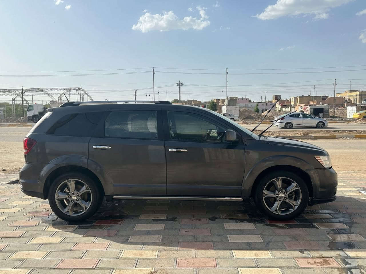 السلام عليكم للبيع فقط
دوج جورني 2016 بغداد الدولي الأنكليزي السيارة باسمي
كروس رود.. فول مواصفات عدا الفتحه
محرك 6 سلندر 
لون فيلي
كشن كهربائي
تحكم ستيرن وشفتات
شاشة كبيرة
دواخل جلد
7 راكب
تبريد ثلاث قطع ، تدفئة
شاشه
كامره + حساسات خليفه
مثبت سرعه
تخدم تايرات جديد
حدادية جاهزه امامي وخلفي الامامية تم تبديلها بالكامل قبل شهر
تحويل ثاني يوم ضررها جاملغين وبنيد تبديل وباب صبخ
وباب توحيد صبع
سعرها ١٢٨ وبيها مجال 
‎*********** للتواصل
المكان—- ذي قار الشطرة
