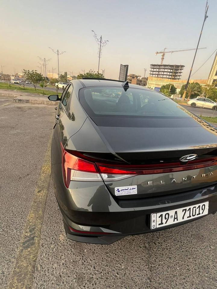 السلام عليكم
النترا 2023 وارد امريكي 

مرقم كربلاء  

بصمة 

تشغيل عن بعد 

شاشة متصلة دجتل 

رادارت امامي + خلفي + جانبي 

ماشية 83الف 

3 مودات قيادة 

بعد مواصفات معروفة هواي بيها 

العنوان كربلاء 

رقم الهاتف ***********
***********
