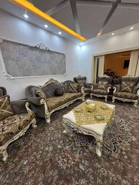 سلام عليكم تخم مع زوليه مع طبله كامل بحاله ممتازه للبيع السعر مليون و750 مجمع الغدير للتواصل ‭0771 296 0889‬ 
على هذا الرقم 
مكلف بالنشر
