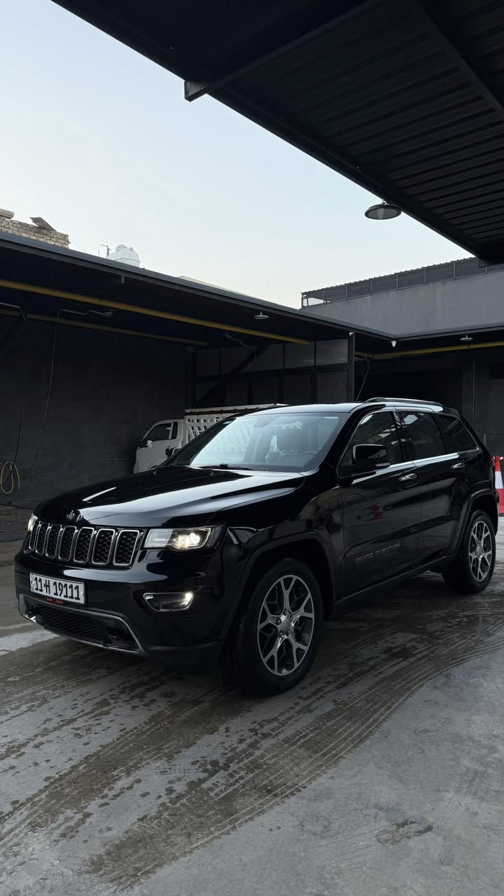 جيب 2019 لمتد  ( خـليـجـي )تم تخفيض السعررر🔥🔥🔥🔥
ماشية 30,000الف
الموديل:2019 (خليجي)وكالة 
المحرك : V6.  3.6L . 
بارد جاملغ فقط الباقي كفالة
لون اسود

المواصفات :
• دفع رباعي 4x4 . 
• تحذير النقطة عمياء ⚠ .
• ويل قياس 20 انج .
• انارة متحركة .
• سقف بانوراما . 
• شاشه كبيرة . 
• نظام الخرائط (GPS) .
• ستيرن كهربائي . 
• المصابيح الأمامية زنون .
• كشافات الضباب زنون .     
• تشغيل عن بعد .
• صندوق كهربائي ..
• حفظ وضعيات الجلوس (ميموري) . 
• المقاعد الأمامية كهربائية .
• المقاعد الأمامية تبريد وتدفئة .
• المقاعد الخلفية تدفئة .. 
• حساسات أمامية . 
• حساسات خلفية . 
• كاميرا خلفية دوارة.
• تدفئة ستيرن . 
• مانع تصادم خلفي .
• ابل كاربلي وايرلس . 
• محدد سرعة . سقف بنوراما فتحتين
• نظام التشغيل والاطفاء الاوتوماتيكي ( Auto Start System. )
• ⁠مري قلاب
• ⁠مري شفط
• وضعيات قيادة
• ⁠شفتات ستيرن
• ⁠داخل بيجي 
• ⁠سيستم سماعات
• ⁠هزة وسنوية جديدة
• ⁠سيارة بسمي مداور ثاني يوم
• ⁠تايرات جدد
• ⁠***********
