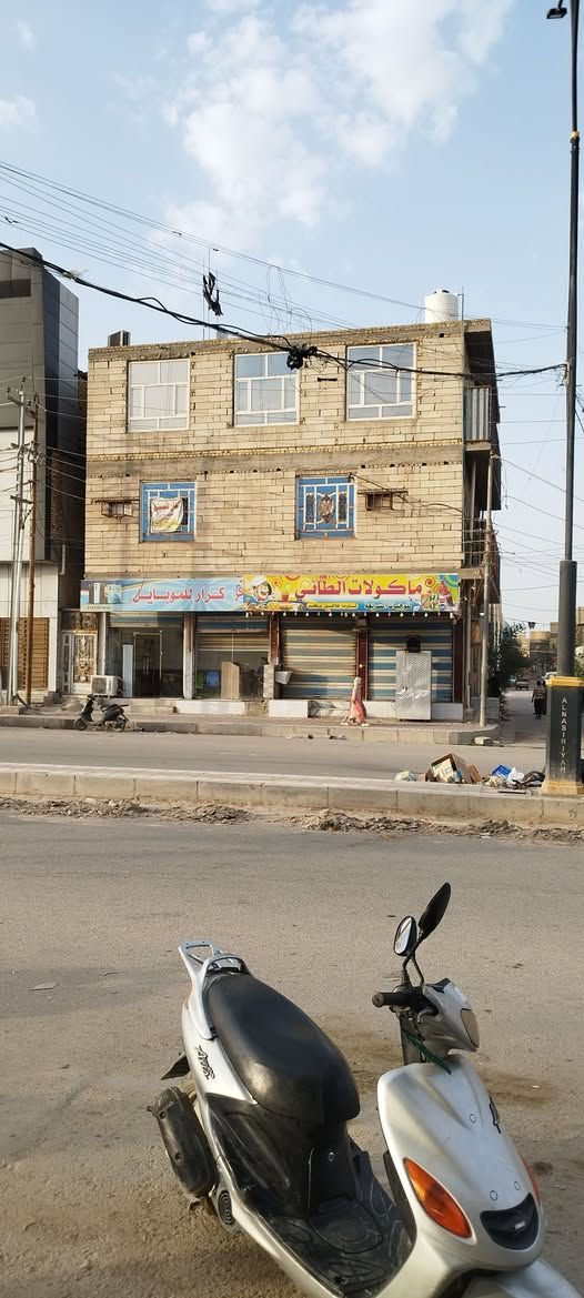 مساحة 120 م
العنوان التضحيه شارع العياده قرب السريع
للاستفسار الاتصال ع رقم ***********
