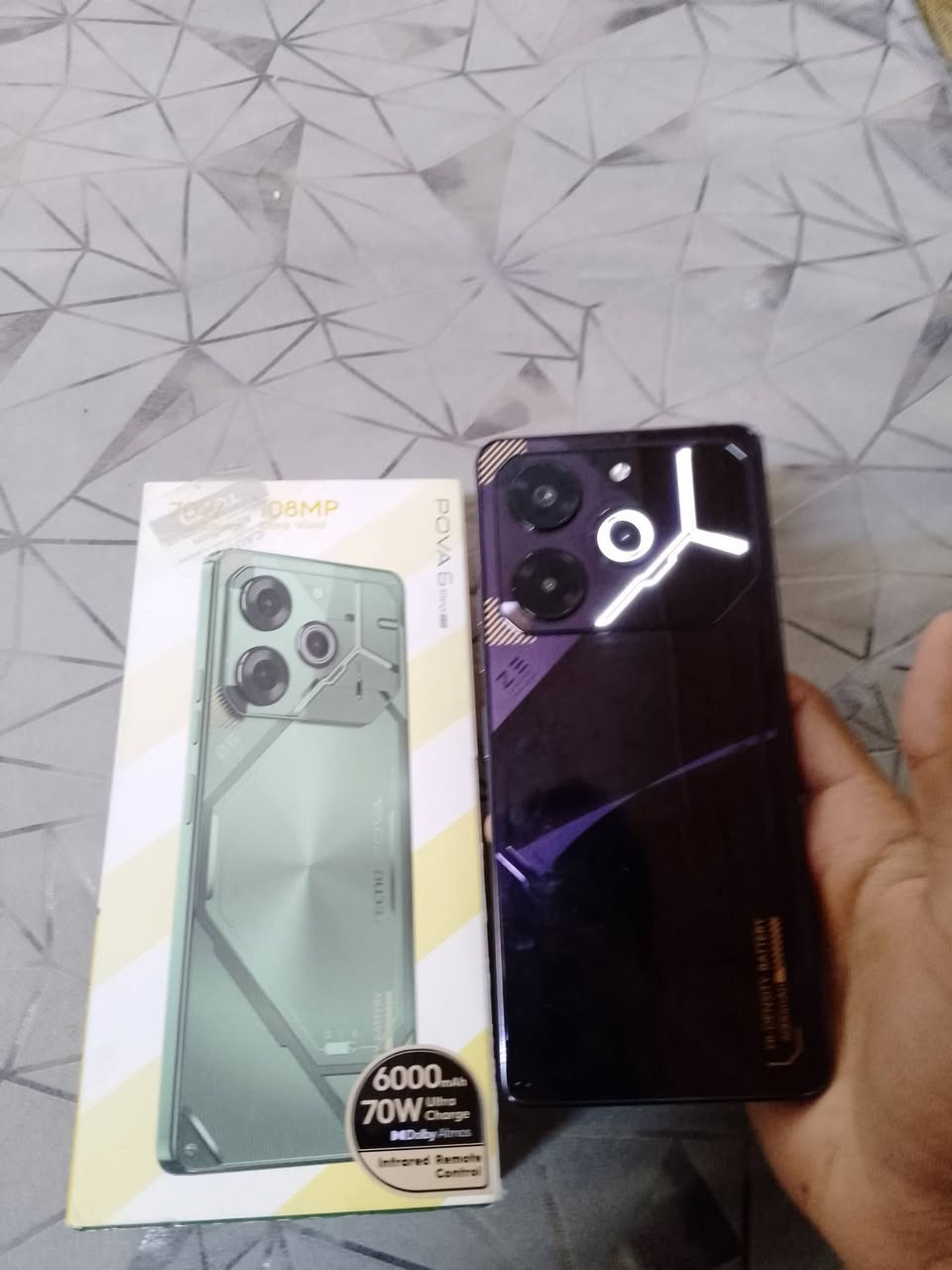 تكنو بوفا 6 برو 5g
نضيف ويا كارتونته يشغل ألعاب 90فريم وبوبجي 60 فريم السعر 200 الف 
تواصل *********** او بل خاص وبي وات ساب
