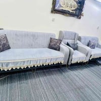 كنبة • مستعمل • قليل الاستخدام