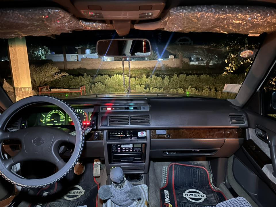 للبيع سيارة سترك نيسان كامل موصفات رقم بغداد موديل 2001 تفاصل باقي السيارة على هذااا الرقم ***********
