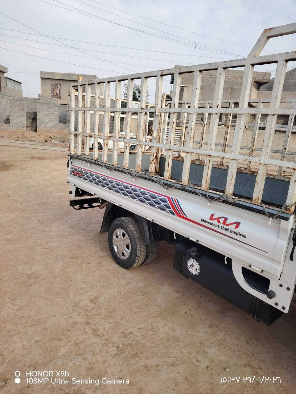 السلام عليكم  للبيع كيه حمل موديل 22 مكفوله كفاله عامه تخم تاير دوشمه المكان صلاح  الضلو عيه  
***********
