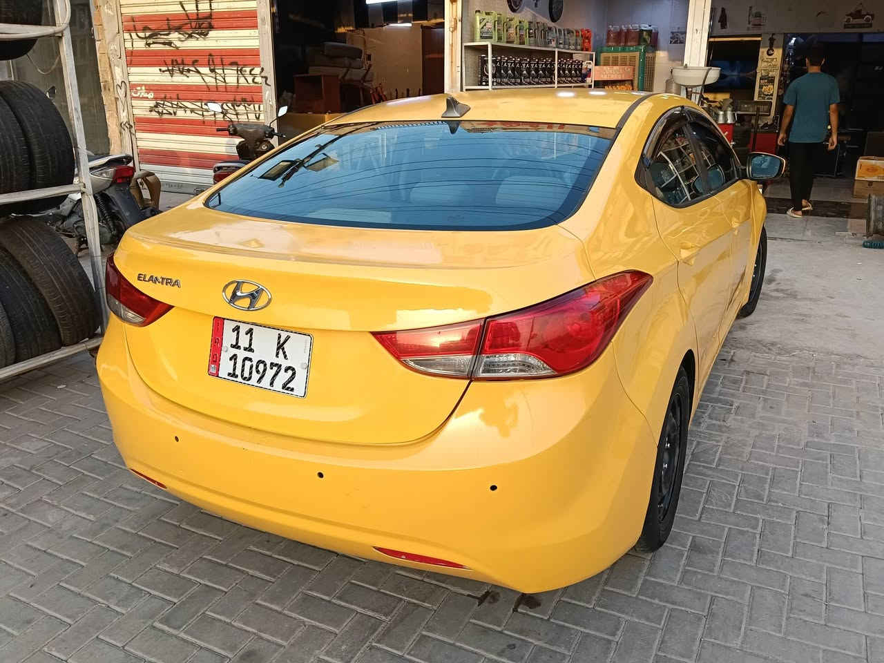 السلام عليكم للبيع أو مراوس خصوصي احدث الانترا صفرة 2013 بغداد بأسمي تحويل فوري مصفر غرامات و هيئة نقل وارد أمريكي محرك 1800 دوش تنفس طبيعي كامرة وشاشة اندرويد وتحكمات والحادث بنيد مبدل فقط مكانها بغداد حي الإعلام تقاطع درويش السعر 98 و للاستفسار  اتصل على واتساب *********** صاحب السيارة أبو موسى
