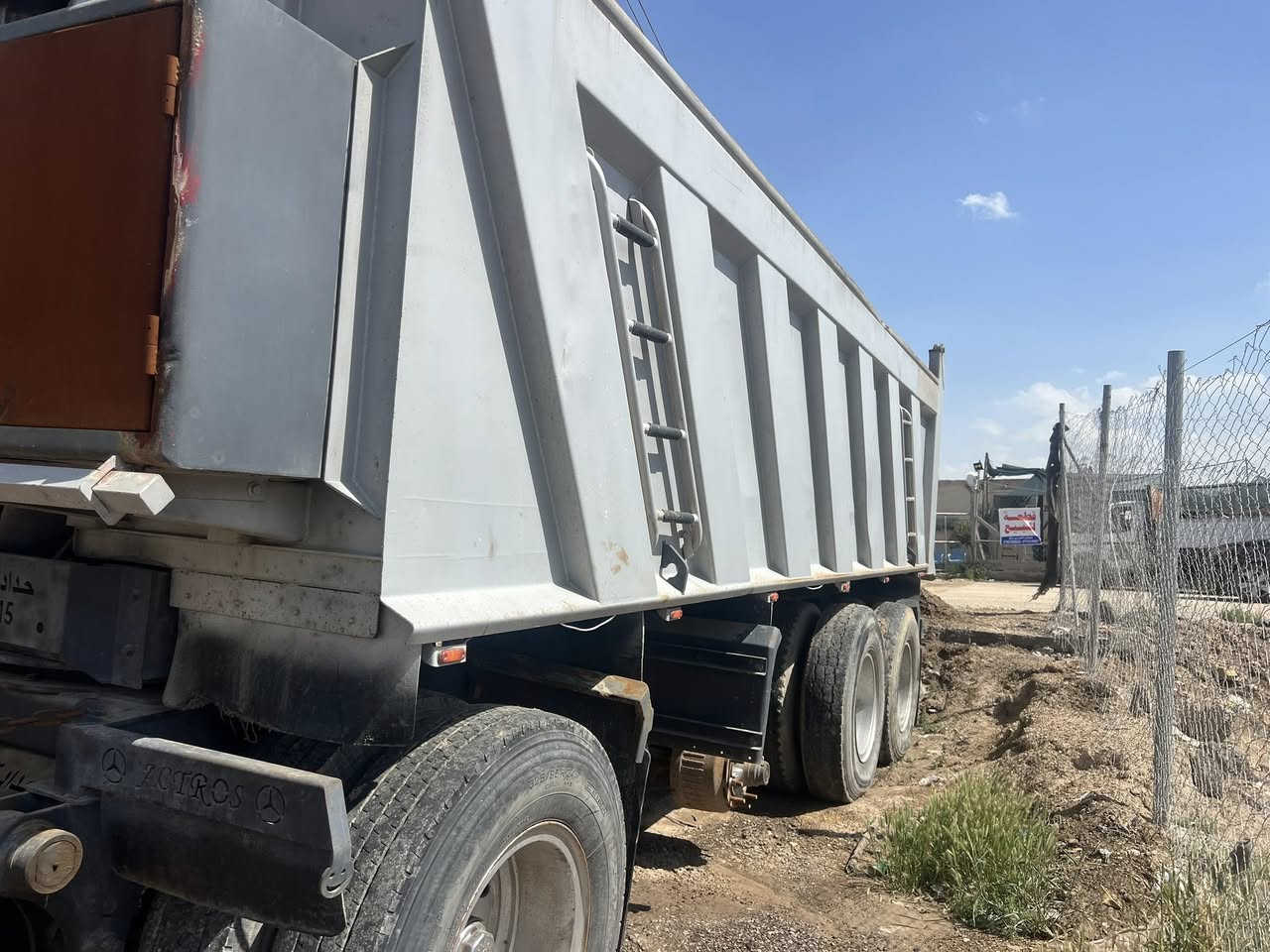 السعر ١٨٠ مقطوره شغل بغداد ٣ دناكير طول ٧ وربع مكان بابل معرض أبو عمار المعموري الاستفسار ***********
