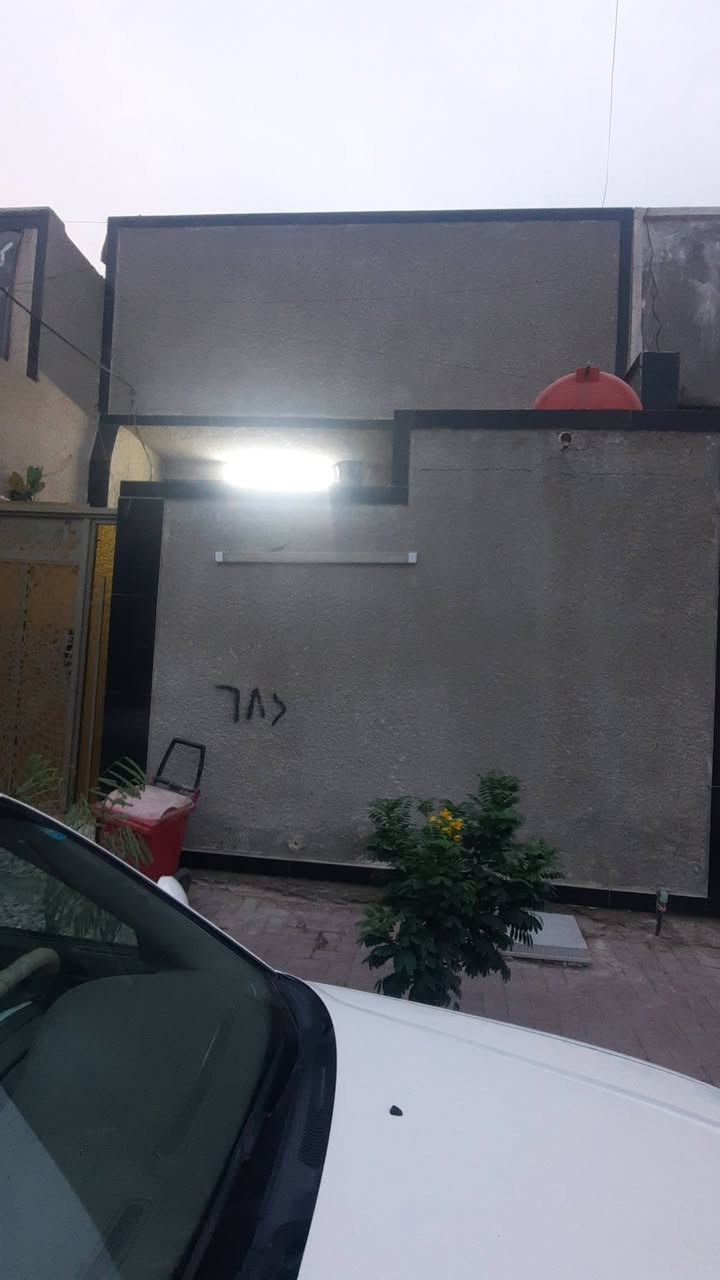 يالله السلام عليكم 
دار لبيع بيت١٠٠ متر وجهة ٥ ونزال ١٠ قرب اسواق ادم فرع دلالية السلطان
بيت بناء حديث بيت عالي عن الشارع نص متر  بيت دوانيه ٥×٤ 
وغرفه ٥×٤   بيت  ٣متر ٢٥ سانتم علات البيت   ستاير ٢ونص عاليات وملبوخات بيت كامل فول  معه البيت سبلت ٢طن ومغسله وكونتر وسنك كامل تركي  كامل وطباخ وكيزر وثلاجه مغسله خارجيه وماطور 
 رقم الهاتف ***********  خاص ما جوب تصل وتدال
