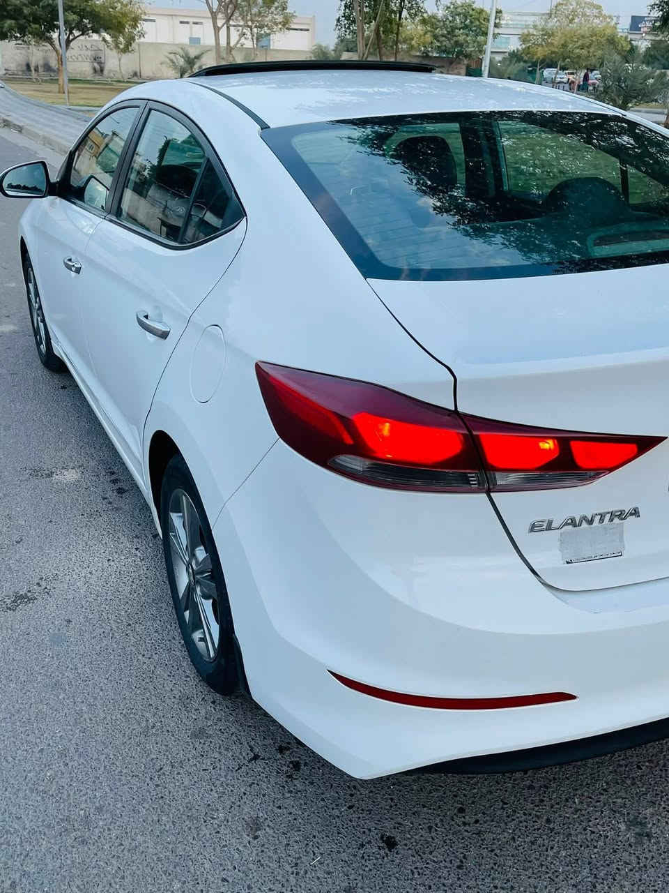 النترة خليجي موديل 2017 رقم بغداد انكليزي 
السياره باسمي تحويل ثاني يوم. سنويه ٣٠
سياره جاهزه ربع متصرف عليه.
حتى دهن وكاله هولندي قبل لسبوع غيرت ٣٠/٥
وبانزين اديرلها كل محسن .
متتعب عليه دينار واحد
 هزةجديدة   مكفوله كفالة عامة ما عده طخه بلبنيد  وصورت الظربه مرفوقه ويه صور 
سياره ماشيه ٨٧
‏فتحة سقف 
‏كشنات جلد
ارضيه جلد
‏تبريد خلفي امامي
‏اشاير بلمري
‏تحكم ستيرن
‏شاشة دشبول 
‏كامرة خلفي مكينة 2000سوبر
تخم تاير جديد
 السيارة ما عايزة برغي
‏ يعني كير مكينه حداديه كلة جديد السعر148وبيهة مجال مكاني بغداد   ***********
‏
