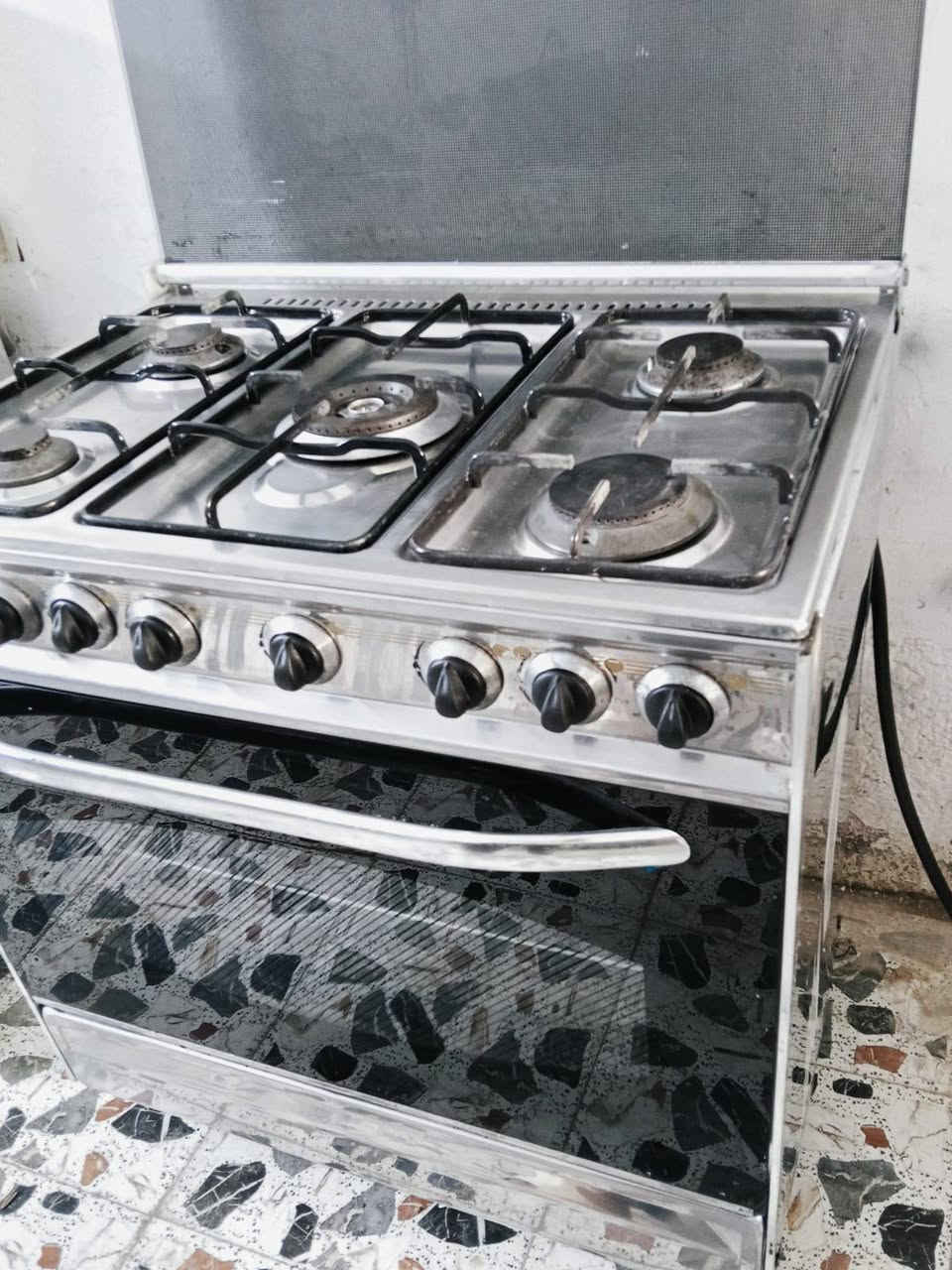 طباخ اديال مصري الاصلي جديد علفحص باب أول استعمال قليل فرنه فوك وجوة شغال. مابي اي نقص


**إذا كنت صاحب هذا الإعلان وتريد حذفه لأي سبب، رجاءا أرسل رسالة إلى الدعم الفني**